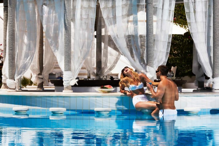 Swim-up Bar